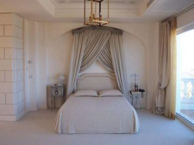 Double Bed in Master Bedroom Double Bed in Master Bedroom