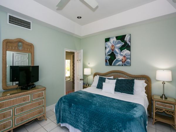 Grand Cayman Vacation Rentals - Cayman Kai Beachfront Villa