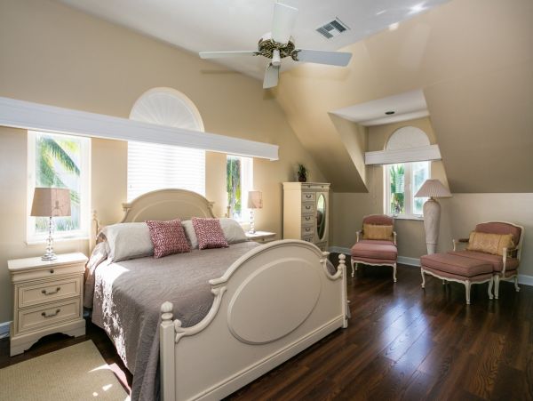 Grand Cayman Vacation Rentals - Cayman Kai Beachfront Villa