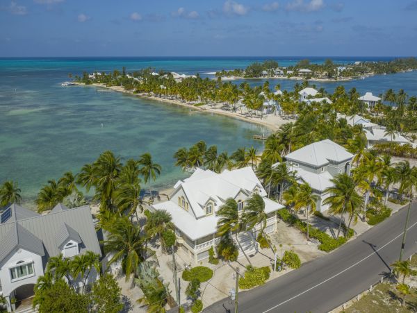 Grand Cayman Vacation Rentals - Cayman Kai Beachfront Villa