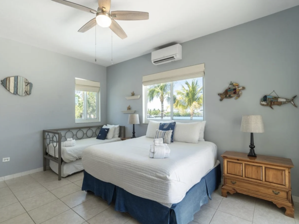 Marathon Vacation Home with Pool Easy Access to Gulf.