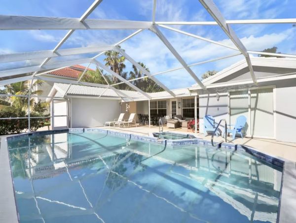 Longboat Key Spacious 3 Bedroom Family Home & Private Pool