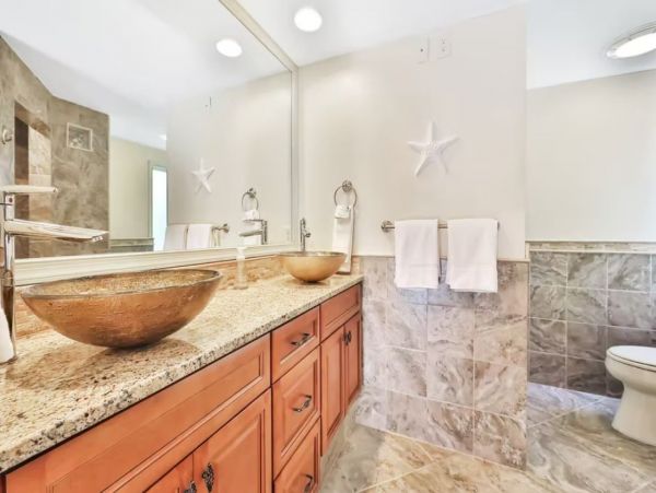 Longboat Key Spacious 3 Bedroom Family Home & Private Pool
