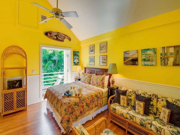Key West Vacation Home Four Bedrooms with Pool Walk To Beach