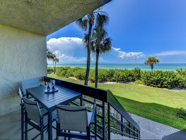 On Longboat Key Beach Two Bedroom Vacation Condo