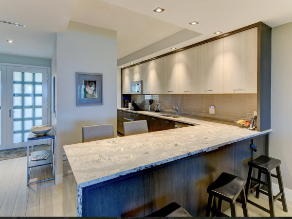 On Longboat Key Beach Two Bedroom Vacation Condo