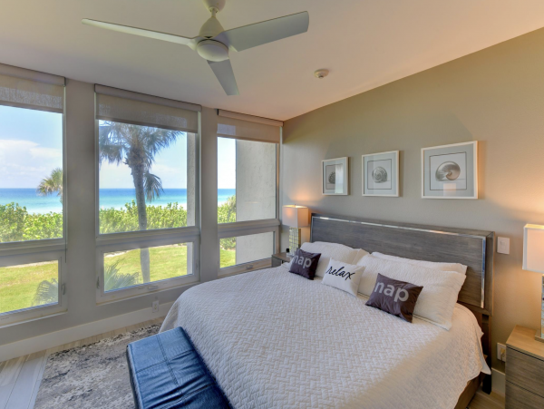 On Longboat Key Beach Two Bedroom Vacation Condo