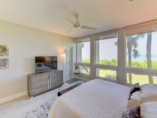 On Longboat Key Beach Two Bedroom Vacation Condo