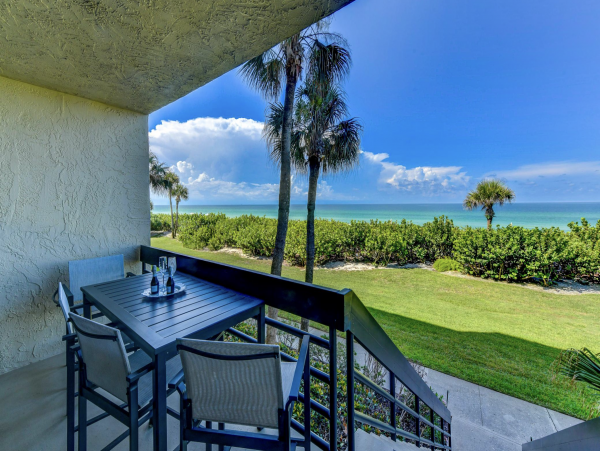 On Longboat Key Beach Two Bedroom Vacation Condo