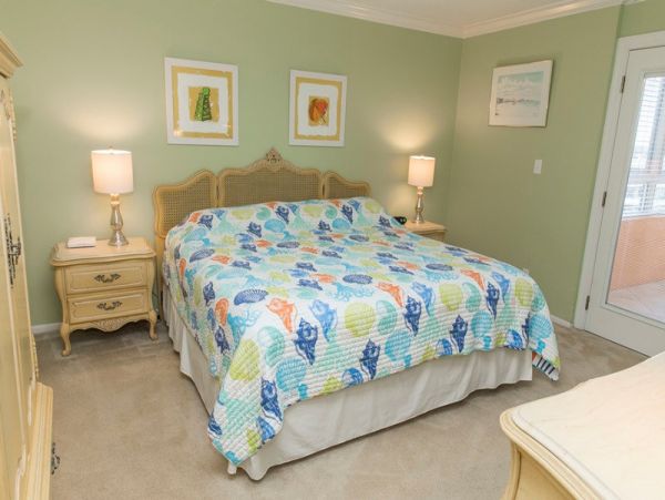 Partial Gulf View Vacation Condo in Sarasota Sleeps 6 Guests