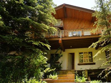 Stay in One of Vails Original  Ski Chalets!