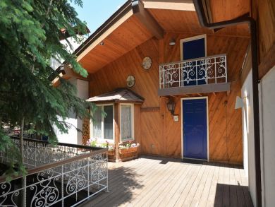 Stay in One of Vails Original  Ski Chalets!