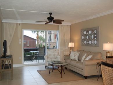 Siesta Key Condo with Pool & Access to Worlds Best Beach