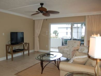 Siesta Key Condo with Pool & Access to Worlds Best Beach
