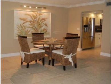 Siesta Key Condo with Pool & Access to Worlds Best Beach