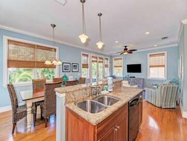 Anna Maria island Rental Super Short Walk to Beach
