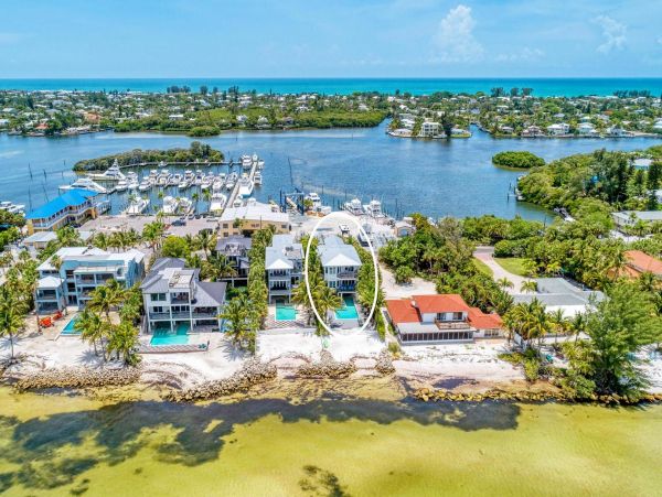 Anna Maria Island 4 Bedroom Luxury Vacation Rental Sleeps 8