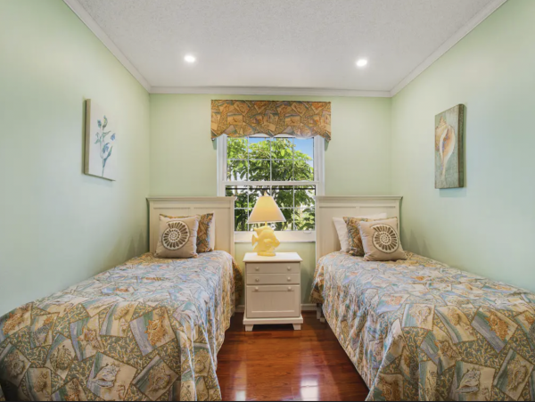 Anna Maria Three bedroom Beach Condos Sleeps 6