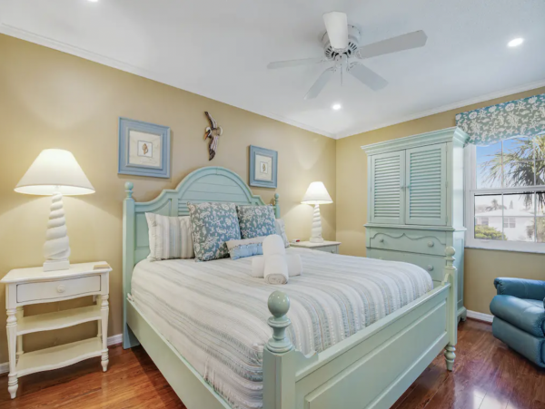 Anna Maria Three bedroom Beach Condos Sleeps 6
