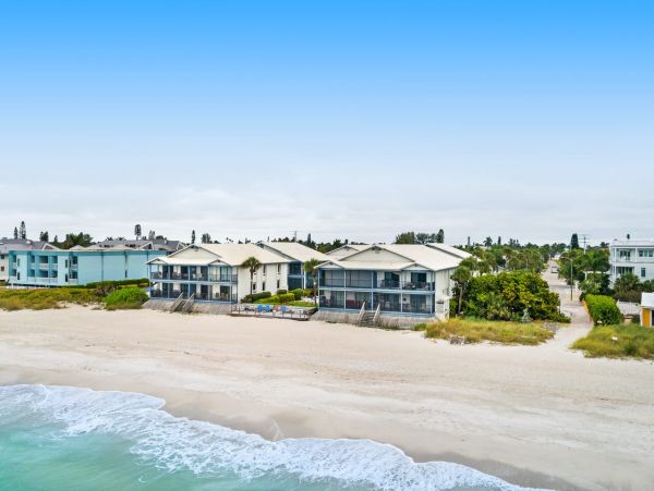 Anna Maria Three bedroom Beach Condos Sleeps 6