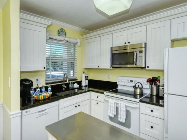 Siesta Key Two Bedroom Condo Sleeps 6 Short Walk To Beach