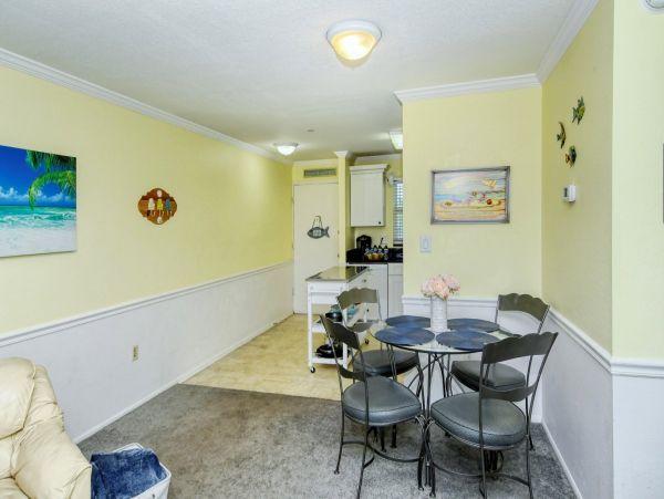 Siesta Key Two Bedroom Condo Sleeps 6 Short Walk To Beach