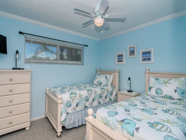 Siesta Key Two Bedroom Condo Sleeps 6 Short Walk To Beach