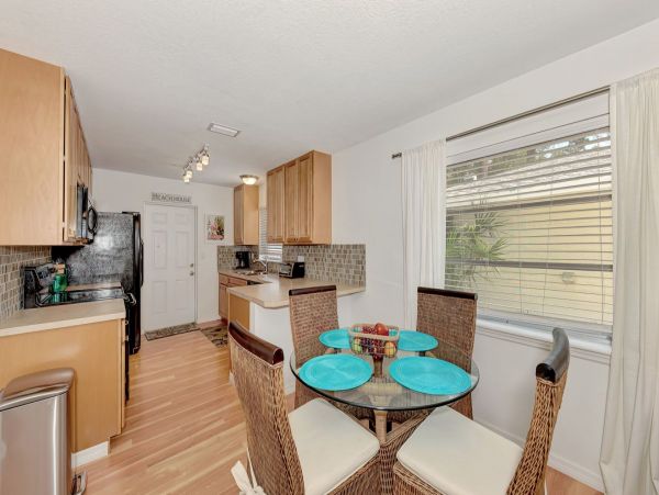Lovely Siesta Key Two Bedroom Vacation Rental