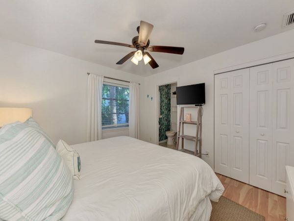 Lovely Siesta Key Two Bedroom Vacation Rental