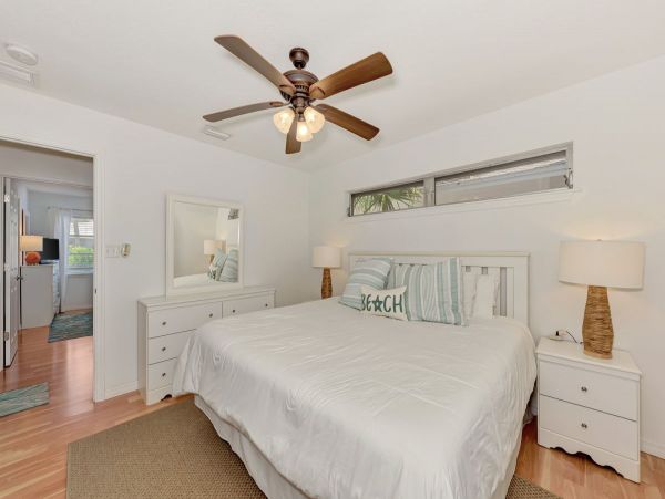 Lovely Siesta Key Two Bedroom Vacation Rental