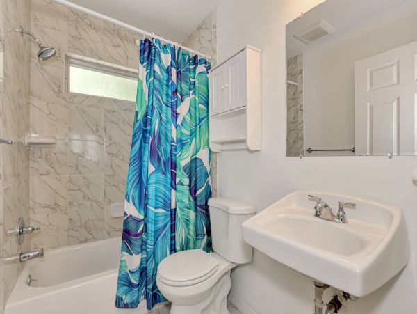 Lovely Siesta Key Two Bedroom Vacation Rental