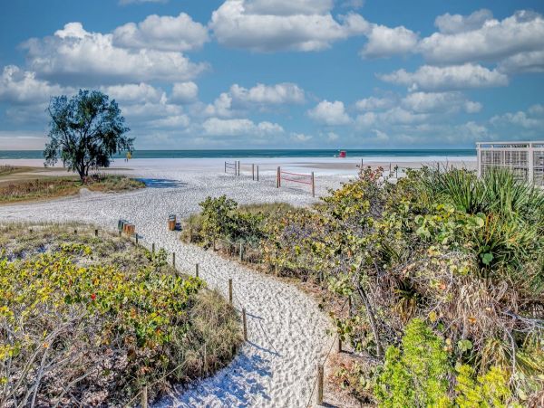 Lovely Siesta Key Two Bedroom Vacation Rental