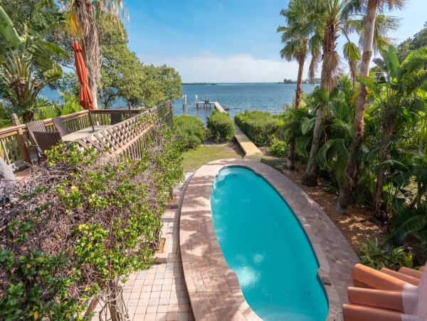 Bayfront Beauty Vacation Home with 4 Bedrooms Bradenton Beach