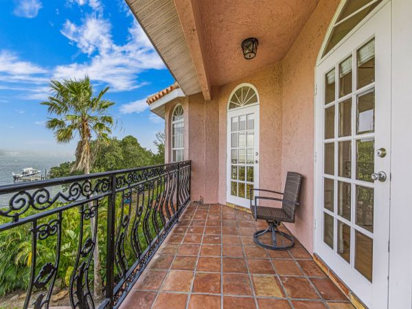 Bayfront Beauty Vacation Home with 4 Bedrooms Bradenton Beach