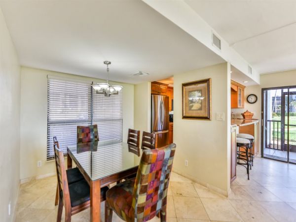 Sanibel Condo Closest Building to the Beach
