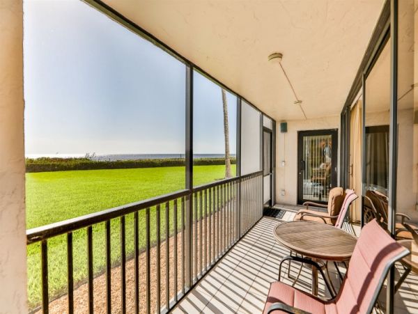 Sanibel Condo Closest Building to the Beach