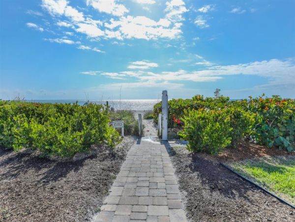 Sanibel Condo Closest Building to the Beach