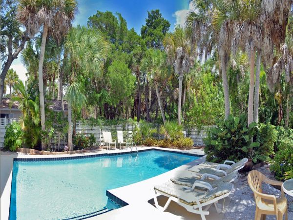 Siesta Key Four Bedroom Vacation Home -  Large Pool