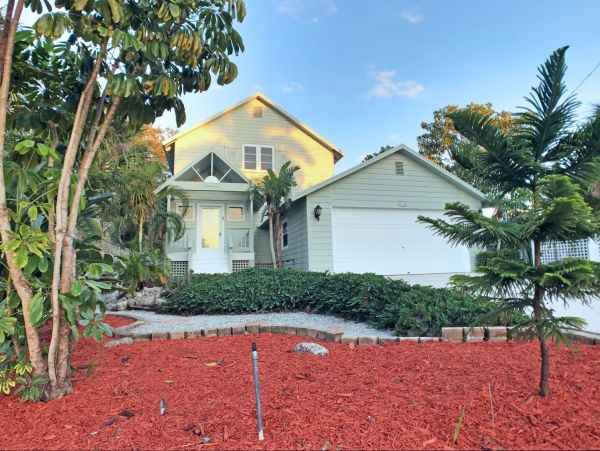 Siesta Key Four Bedroom Vacation Home -  Large Pool