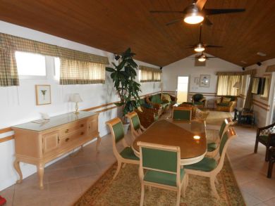 DIning Table Seats 6