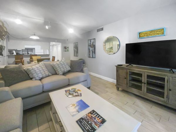 Siesta Key Vacation Condo 2 Bedrooms Sleeps 6 Guests