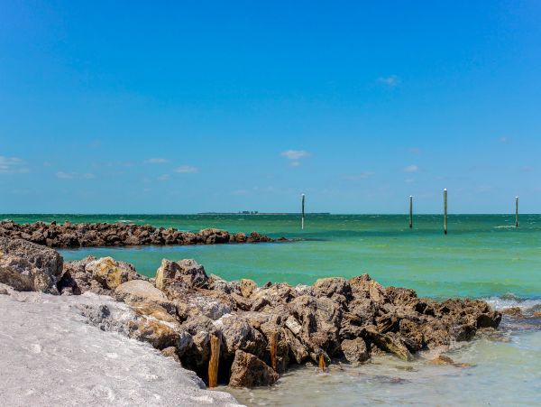 Two Bedroom Duplex With A Very Short Walk to The Beach