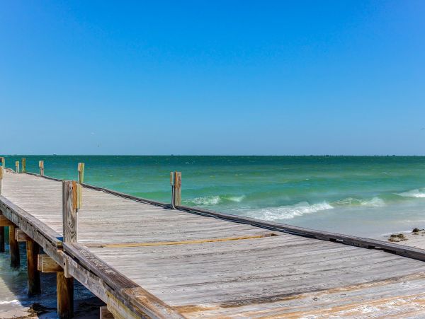 Two Bedroom Duplex With A Very Short Walk to The Beach