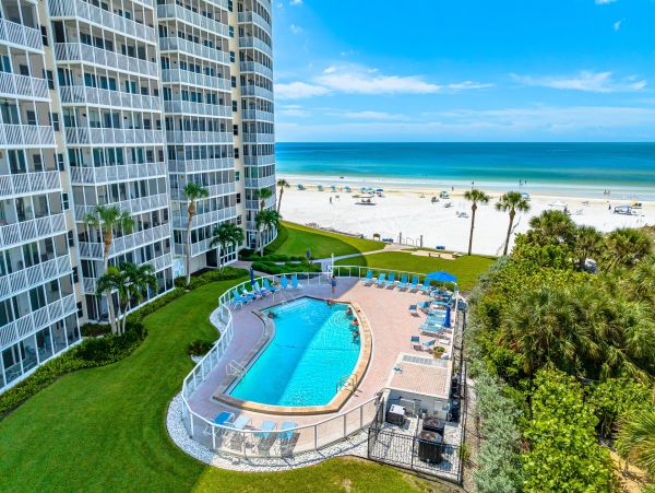 Siesta Key Vacation Rental Condo Beachfront in Siesta Key