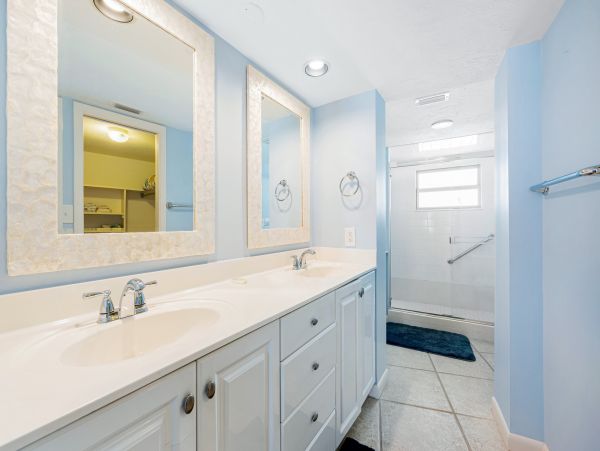 Siesta Key Vacation Rental Condo Beachfront in Siesta Key