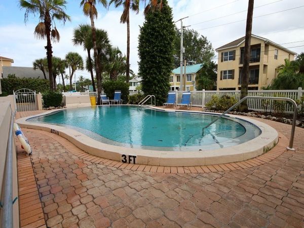 Beach Condo for Rent on Bradenton Beach Sleeps 6
