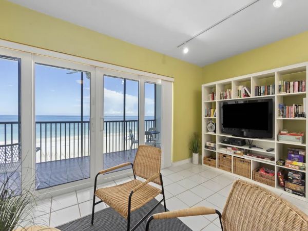 Beach Condo for Rent on Bradenton Beach Sleeps 6