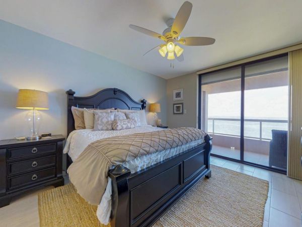 Gulf-front 2 Bedroom Vacation Rental in Clearwater Beach