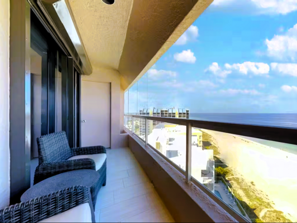 Gulf-front 2 Bedroom Vacation Rental in Clearwater Beach