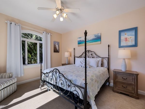 Anna Maria Bay Beach Front 3 Bedroom Vacation Home Sleeps 6 Guests